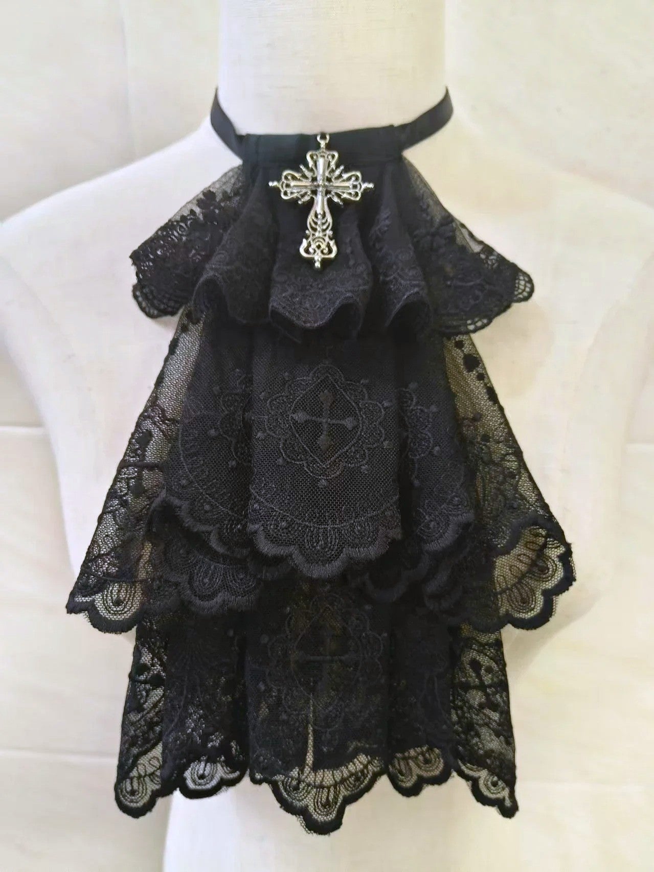 WOMENS LACE TIE