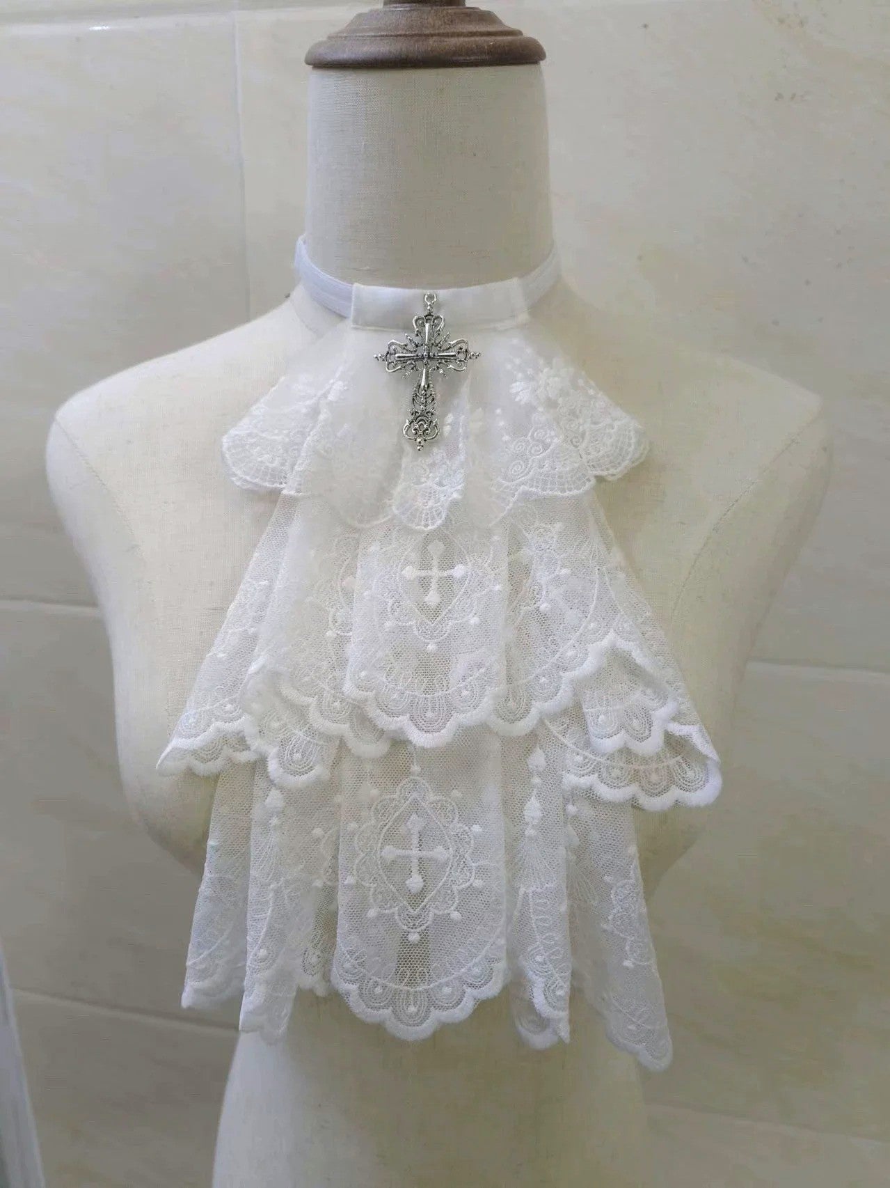 WOMENS LACE TIE